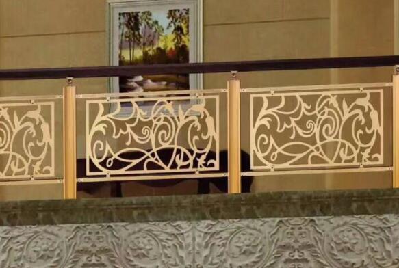 鋁藝護(hù)欄型材越來越追求藝術(shù)感(圖1) 鋁藝護(hù)欄型材越來越追求藝術(shù)感(圖1)